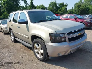 2007 Chevrolet Tahoe LT z VIN 1GNFK13007R139984, wystawiony jako IAAI lot #42471654 z przebiegiem 242 229 mil mil oraz . Historia ofert i sprzedaży dostępna na DreamBid. Obrazek 1.