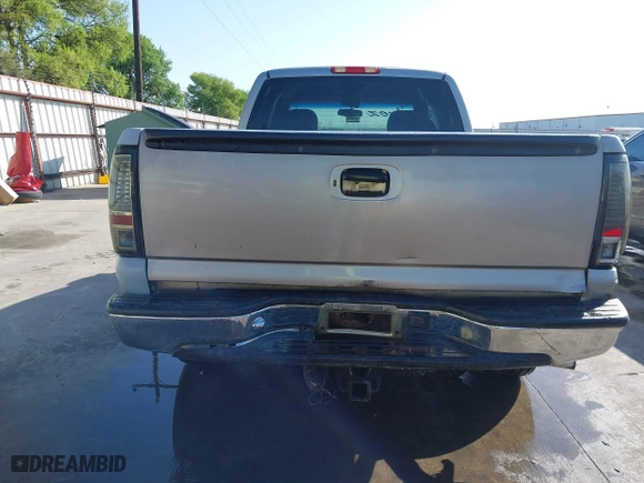 2000 Chevrolet Silverado 1500 LS with VIN 2GCEC19T8Y1276958, listed as a IAAI auction lot 41748779 with 1 mi miles. Bid and sale history available at carsss.com. Image 15.