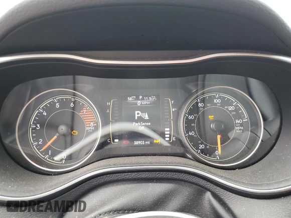 2020 Jeep Cherokee Altitude z VIN 1C4PJMLX9LD636716, wystawiony jako Copart lot #55208185 z przebiegiem 38 903 mil mil oraz Szkoda całkowita • Salvage title. Historia ofert i sprzedaży dostępna na DreamBid. Obrazek 9.
