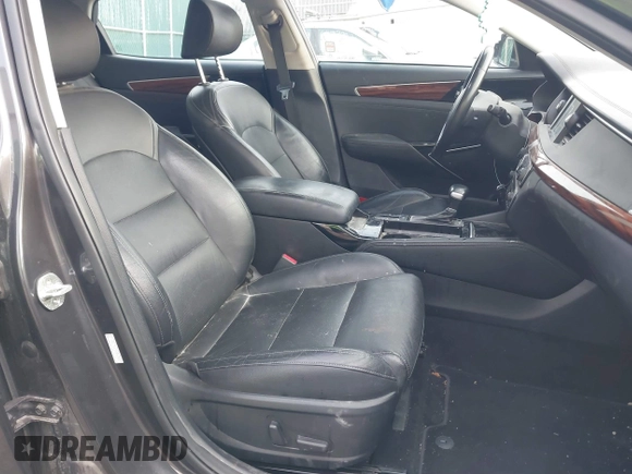 2017 Kia Cadenza Premium with VIN KNALC4J13H5063401, listed as a IAAI auction lot 41814956 with 90,288 mi miles. Bid and sale history available at carsss.com. Image 5.