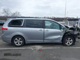 2012 Toyota Sienna LE AAS с VIN 5TDKK3DCXCS187273, выставлен на аукционе IAAI как лот 41741836 с пробегом 126 290 миль миль и . История ставок и продаж доступна на DreamBid. Изображение 13.