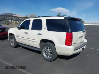 2008 GMC Yukon SLT w/4SB with VIN 1GKFC13JX8R175248, listed as a IAAI auction lot 41913083 with 193,272 mi miles. Bid and sale history available at carsss.com. Image 3.