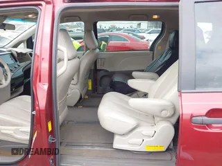 2013 Toyota Sienna L with VIN 5TDZK3DC4DS346384, listed as a IAAI auction lot 41517719 with 91,505 mi miles. Bid and sale history available at carsss.com. Image 8.