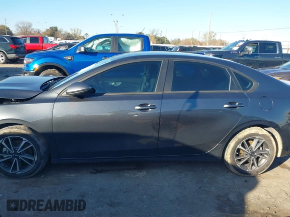 2023 Kia Forte LXS z VIN 3KPF24AD8PE654341, wystawiony jako IAAI lot #41261511 z przebiegiem 20 312 mil mil oraz . Historia ofert i sprzedaży dostępna na DreamBid. Obrazek 14.