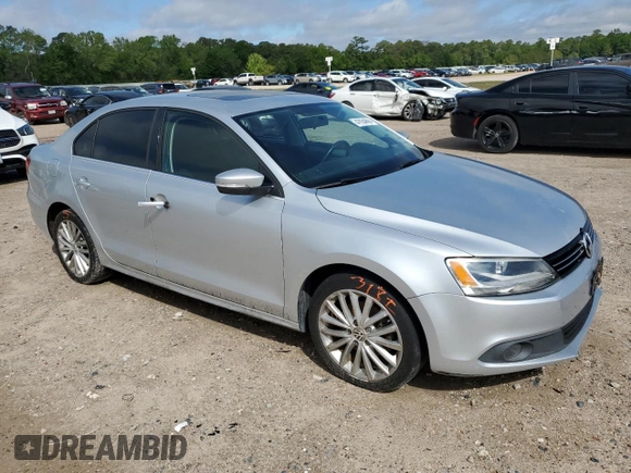 2012 Volkswagen Jetta SEL with VIN 3VWLP7AJ7CM300738, listed as a Copart auction lot 47934894 with 137,877 mi miles and Salvage title. Bid and sale history available at DreamBid. Image 4.