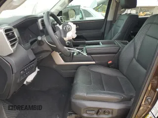 2022 Toyota Tundra Limited z VIN 5TFJA5DB6NX015224, wystawiony jako Copart lot #48236065 z przebiegiem 6 937 mil mil oraz Szkoda całkowita • Salvage title. Historia ofert i sprzedaży dostępna na DreamBid. Obrazek 7.