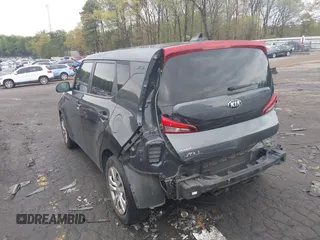 2020 Kia Soul S with VIN KNDJ23AU9L7732303, listed as a IAAI auction lot 41891442 with 47,101 mi miles and . Bid and sale history available at DreamBid. Image 3.