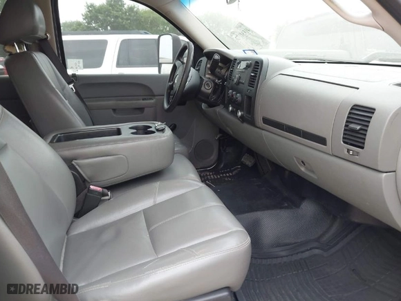 2014 Chevrolet Silverado 2500HD Work Truck with VIN 1GC1CVCGXEF140238, listed as a IAAI auction lot 41931177 with 106,803 mi miles. Bid and sale history available at carsss.com. Image 5.