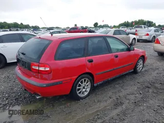 2001 Volvo V40 с VIN YV1VW295X1F632284, выставлен на аукционе IAAI как лот 42426338 с пробегом 161 048 миль миль и . История ставок и продаж доступна на DreamBid. Изображение 4.