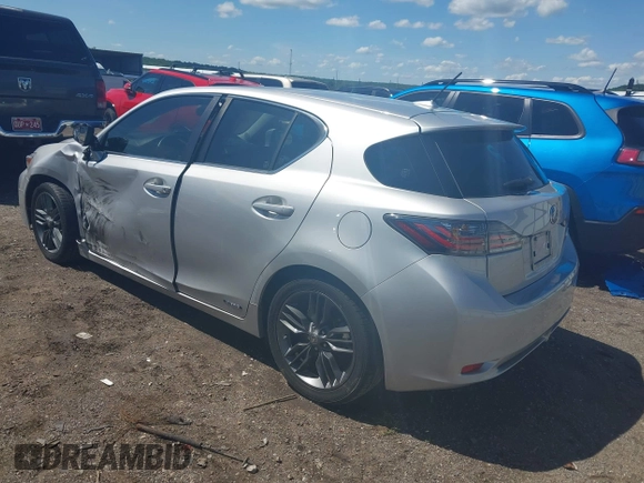 2012 Lexus CT 200h z VIN JTHKD5BH4C2095618, wystawiony jako IAAI lot #42167936 z przebiegiem 80 019 mil mil oraz . Historia ofert i sprzedaży dostępna na DreamBid. Obrazek 3.