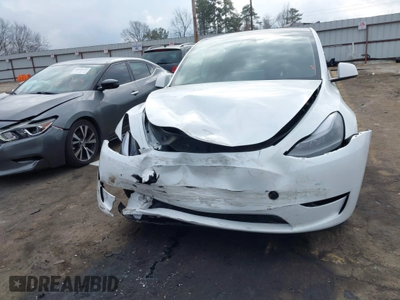 2024 Tesla Model Y Performance with VIN 7SAYGDEF4RA278532, listed as a IAAI auction lot 41511769 with 9,487 mi miles and . Bid and sale history available at DreamBid. Image 6.