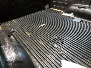 2018 Ram 1500 Tradesman z VIN 3C6JR6DT7JG225151, wystawiony jako Copart lot #86207374 z przebiegiem 72 073 mil mil oraz Szkoda całkowita • Salvage title. Historia ofert i sprzedaży dostępna na DreamBid. Obrazek 10.