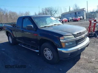 2005 Chevrolet Colorado LS Z71 with VIN 1GCDT196658113305, listed as a IAAI auction lot 41976705 with 237,152 mi miles. Bid and sale history available at carsss.com. Image 1.