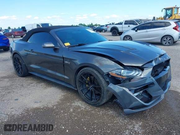 2018 Ford Mustang EcoBoost Premium z VIN 1FATP8UHXJ5115514, wystawiony jako IAAI lot #42438516 z przebiegiem 96 304 mil mil oraz . Historia ofert i sprzedaży dostępna na DreamBid. Obrazek 1.