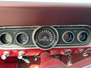 1966 Ford Mustang z VIN 6R07A196382, wystawiony jako Copart lot #49233695 z przebiegiem 23 927 mil mil oraz Nie do naprawy. Historia ofert i sprzedaży dostępna na DreamBid. Obrazek 8.