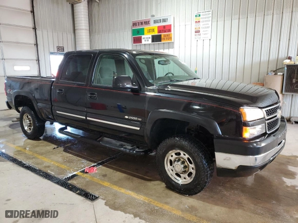 2007 Chevrolet Silverado 2500HD Classic LT3 with VIN 1GCHK23U37F197115, listed as a Copart auction lot 48307635 with 135,715 mi miles and Salvage Title. Bid and sale history available at carsss.com. Image 4.