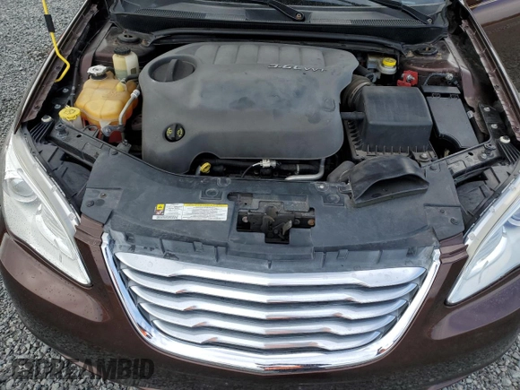 2013 Chrysler 200 Touring z VIN 1C3BCBEGXDN609899, wystawiony jako Copart lot #74966724 z przebiegiem 38 028 mil mil oraz Szkoda całkowita • Salvage title. Historia ofert i sprzedaży dostępna na DreamBid. Obrazek 11.