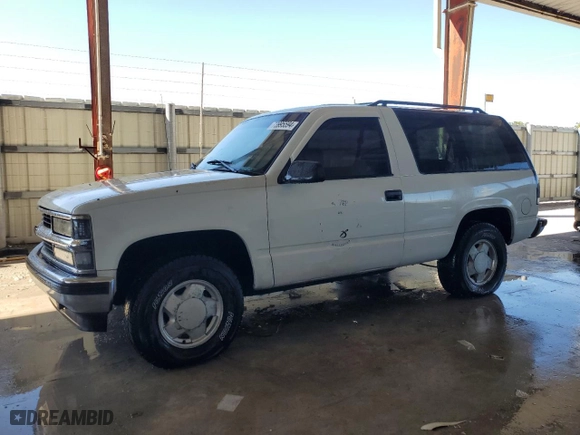 1996 Chevrolet Tahoe with VIN 3GNEK18R1TG137075, listed as a Copart auction lot 73995594 with 268,898 mi miles and Non Repairable. Bid and sale history available at carsss.com. Image 1.