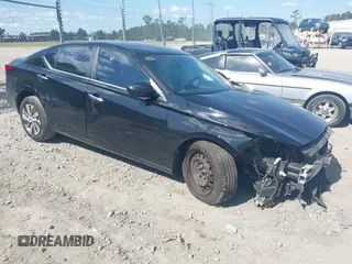 2020 Nissan Altima S z VIN 1N4BL4BV1LC188195, wystawiony jako IAAI lot #42053127 z przebiegiem 100 767 mil mil oraz . Historia ofert i sprzedaży dostępna na DreamBid. Obrazek 1.