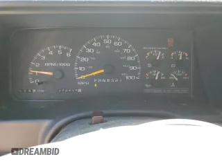 1997 GMC Yukon with VIN 1GKEK13R0VJ747359, listed as a Copart auction lot 48301095 with 272,417 mi miles and Salvage Title. Bid and sale history available at carsss.com. Image 9.