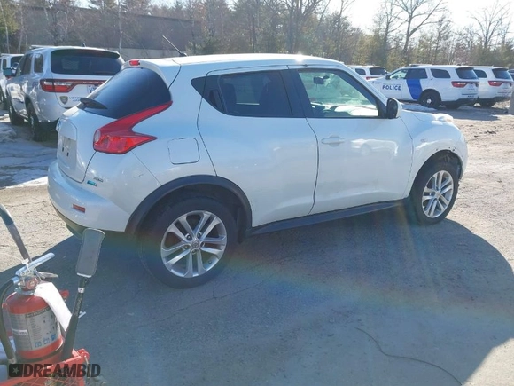 2013 Nissan Juke S with VIN JN8AF5MV7DT222646, listed as a IAAI auction lot 41713311 with 221,794 mi miles. Bid and sale history available at carsss.com. Image 4.
