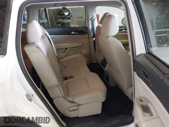 2019 Volkswagen Atlas SE z VIN 1V2UR2CA2KC545740, wystawiony jako IAAI lot #41968203 z przebiegiem 78 080 mil mil oraz . Historia ofert i sprzedaży dostępna na DreamBid. Obrazek 8.