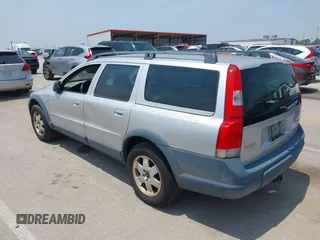 2004 Volvo V70 XC Cross Country with VIN YV1SZ59H441124920, listed as a IAAI auction lot 42456773 with 223,980 mi miles and . Bid and sale history available at DreamBid. Image 3.