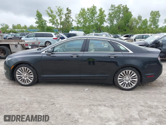 2013 Lincoln MKZ with VIN 3LN6L2G9XDR810996, listed as a IAAI auction lot 42370470 with 167,611 mi miles and . Bid and sale history available at DreamBid. Image 14.