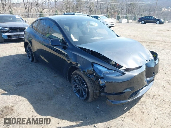 2025 Tesla Model Y Long Range with VIN 7SAYGDEEXSF267888, listed as a IAAI auction lot 41807129 with 3,002 mi miles and . Bid and sale history available at DreamBid. Image 1.
