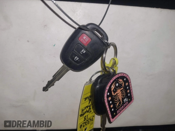 2018 Toyota RAV4 XLE z VIN JTMWFREVXJJ735226, wystawiony jako IAAI lot #42131520 z przebiegiem 121 663 mil mil oraz . Historia ofert i sprzedaży dostępna na DreamBid. Obrazek 11.