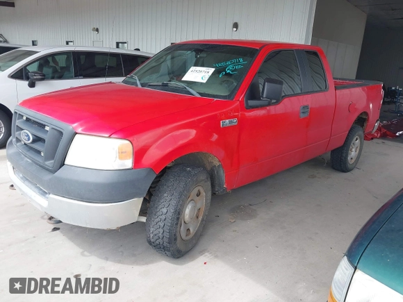 2005 Ford F-150 STX z VIN 1FTRX14W05NB95907, wystawiony jako IAAI lot #42520718 z przebiegiem 137 717 mil mil oraz . Historia ofert i sprzedaży dostępna na DreamBid. Obrazek 2.