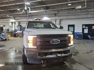 2017 Ford Super Duty F-250 SRW XLT with VIN 1FTBF2B61HEB62559, listed as a IAAI auction lot 42015449 with 67,706 mi miles. Bid and sale history available at carsss.com. Image 1.