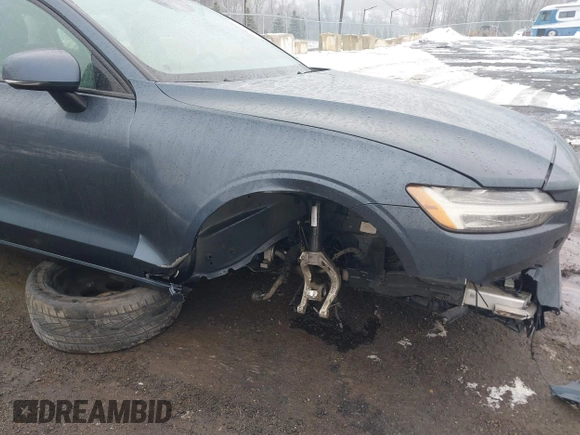 2019 Volvo S60 Momentum with VIN 7JRA22TK1KG014749, listed as a IAAI auction lot 41538244 with 68,224 mi miles. Bid and sale history available at carsss.com. Image 6.