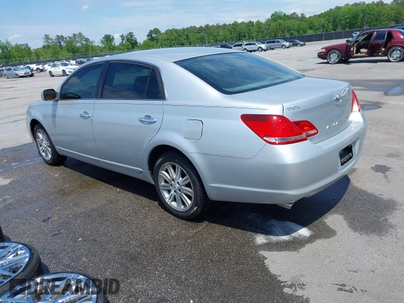 2006 Toyota Avalon XL with VIN 4T1BK36B26U167325, listed as a IAAI auction lot 42090660 with 196,932 mi miles. Bid and sale history available at carsss.com. Image 3.