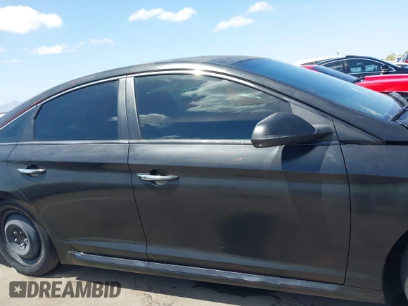 2015 Hyundai Sonata Sport with VIN 5NPE34ABXFH084893, listed as a IAAI auction lot 42066253 with 122,923 mi miles and . Bid and sale history available at carsss.com. Image 13.