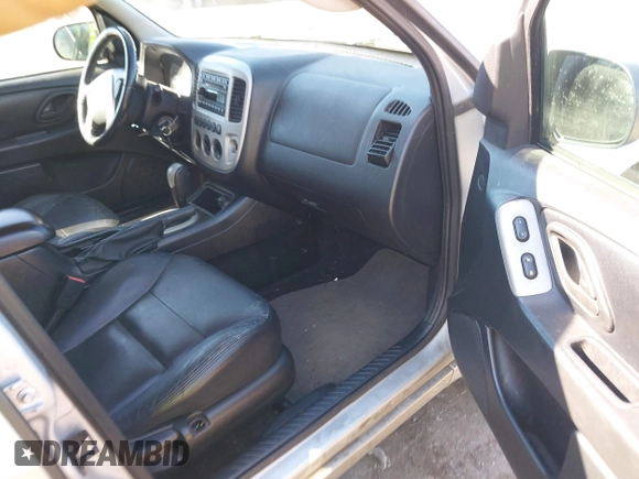 2007 Ford Escape Limited with VIN 1FMYU04197KA67054, listed as a IAAI auction lot 41665928 with 196,706 mi miles and . Bid and sale history available at DreamBid. Image 5.