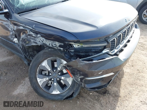 2024 Jeep Grand Cherokee with VIN 1C4RJYB63R8541756, listed as a IAAI auction lot 42639371 with 29,082 mi miles and . Bid and sale history available at DreamBid. Image 18.