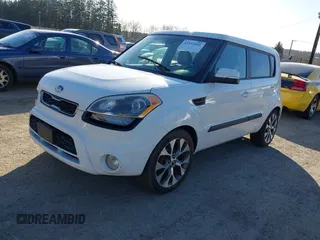 2013 Kia Soul ! with VIN KNDJT2A6XD7588593, listed as a IAAI auction lot 41692801 with 172,963 mi miles. Bid and sale history available at carsss.com. Image 2.