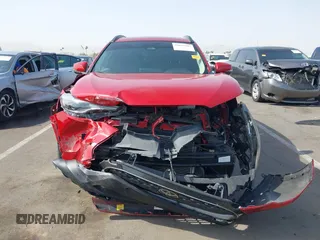2023 Toyota Corolla Cross XLE z VIN 7MUDAAAG0PV065993, wystawiony jako IAAI lot #42629443 z przebiegiem 16 056 mil mil oraz . Historia ofert i sprzedaży dostępna na DreamBid. Obrazek 12.