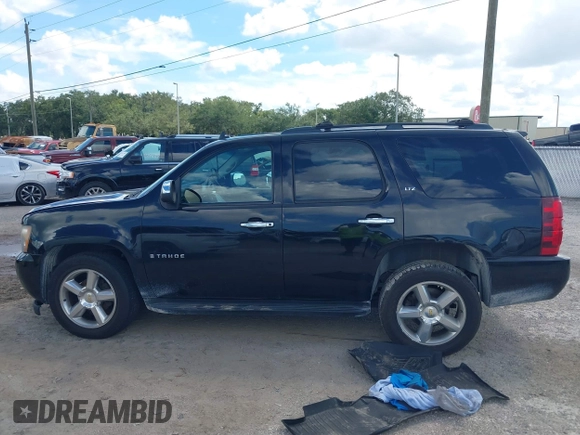2009 Chevrolet Tahoe LTZ с VIN 1GNFK33009R236486, выставлен на аукционе IAAI как лот 40450586 с пробегом 206 277 миль миль и . История ставок и продаж доступна на DreamBid. Изображение 14.