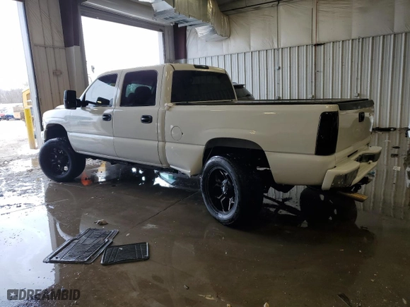 2002 Chevrolet Silverado 2500HD LS with VIN 1GCHK23G12F167601, listed as a Copart auction lot 45470585 with NaN miles and Non Repairable. Bid and sale history available at carsss.com. Image 2.