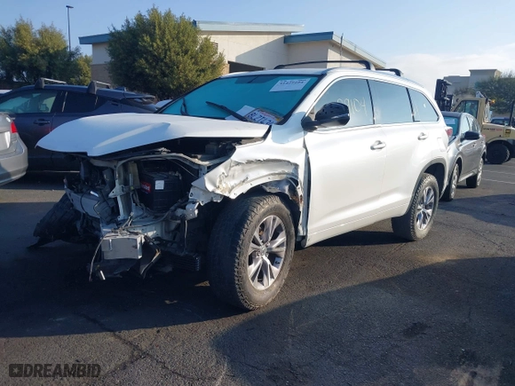 2014 Toyota Highlander XLE with VIN 5TDKKRFH9ES032261, listed as a IAAI auction lot 41429104 with 155,174 mi miles. Bid and sale history available at carsss.com. Image 17.