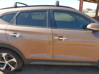 2016 Hyundai Tucson Sport with VIN KM8J33A20GU211615, listed as a IAAI auction lot 41685718 with 97,458 mi miles. Bid and sale history available at carsss.com. Image 13.