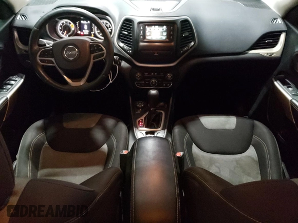 2017 Jeep Cherokee Altitude with VIN 1C4PJMAS1HW646417, listed as a Copart auction lot 60907915 with 124,357 mi miles and Clean title. Bid and sale history available at DreamBid. Image 8.
