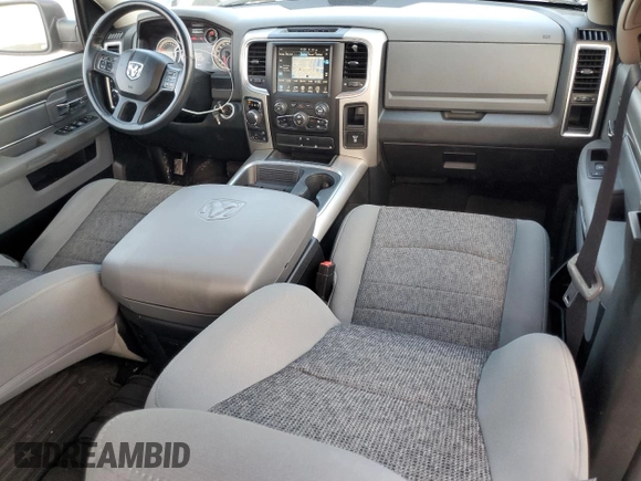 2017 Ram 1500 Big Horn z VIN 1C6RR7LG0HS670668, wystawiony jako Copart lot #43555905 z przebiegiem 77 048 mil mil oraz Szkoda całkowita • Salvage title. Historia ofert i sprzedaży dostępna na DreamBid. Obrazek 8.