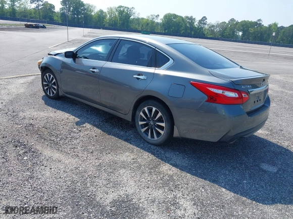 2016 Nissan Altima 2.5 SR with VIN 1N4AL3AP3GC186902, listed as a IAAI auction lot 39780328 with 142,952 mi miles. Bid and sale history available at carsss.com. Image 3.