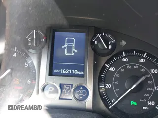 2013 Lexus GX 460 Premium z VIN JTJJM7FX8D5063276, wystawiony jako IAAI lot #41922536 z przebiegiem 162 110 mil mil oraz . Historia ofert i sprzedaży dostępna na DreamBid. Obrazek 15.