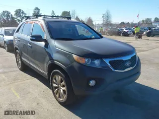 2011 Kia Sorento LX with VIN 5XYKT4A27BG117966, listed as a IAAI auction lot 41247257 with 279,202 mi miles. Bid and sale history available at carsss.com. Image 1.