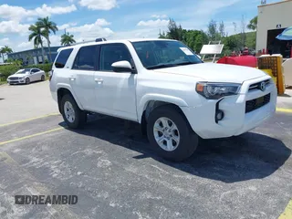 2024 Toyota 4Runner SR5 с VIN JTEEU5JR6R5310976, выставлен на аукционе IAAI как лот 42485389 с пробегом 23 190 миль миль и . История ставок и продаж доступна на DreamBid. Изображение 1.