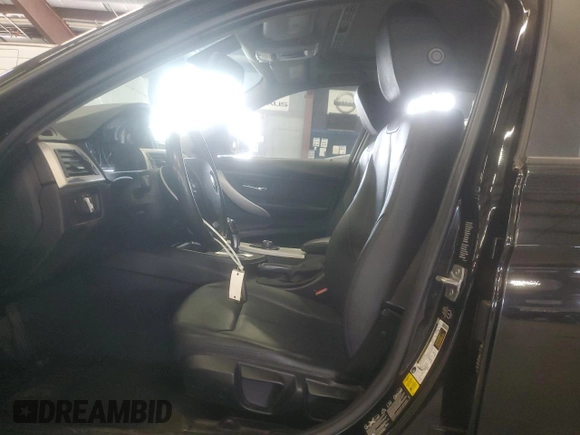 2015 BMW 3 Series 320i xDrive с VIN WBA3C3C5XFP663957, выставлен на аукционе Copart как лот 61355585 с пробегом 268 383 миль миль и Чистый • Clean title. История ставок и продаж доступна на DreamBid. Изображение 7.